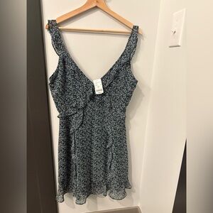 NWT Storia Chiffon Ruffle Detail A-Line Green & White a FLORAL Dress | Medium